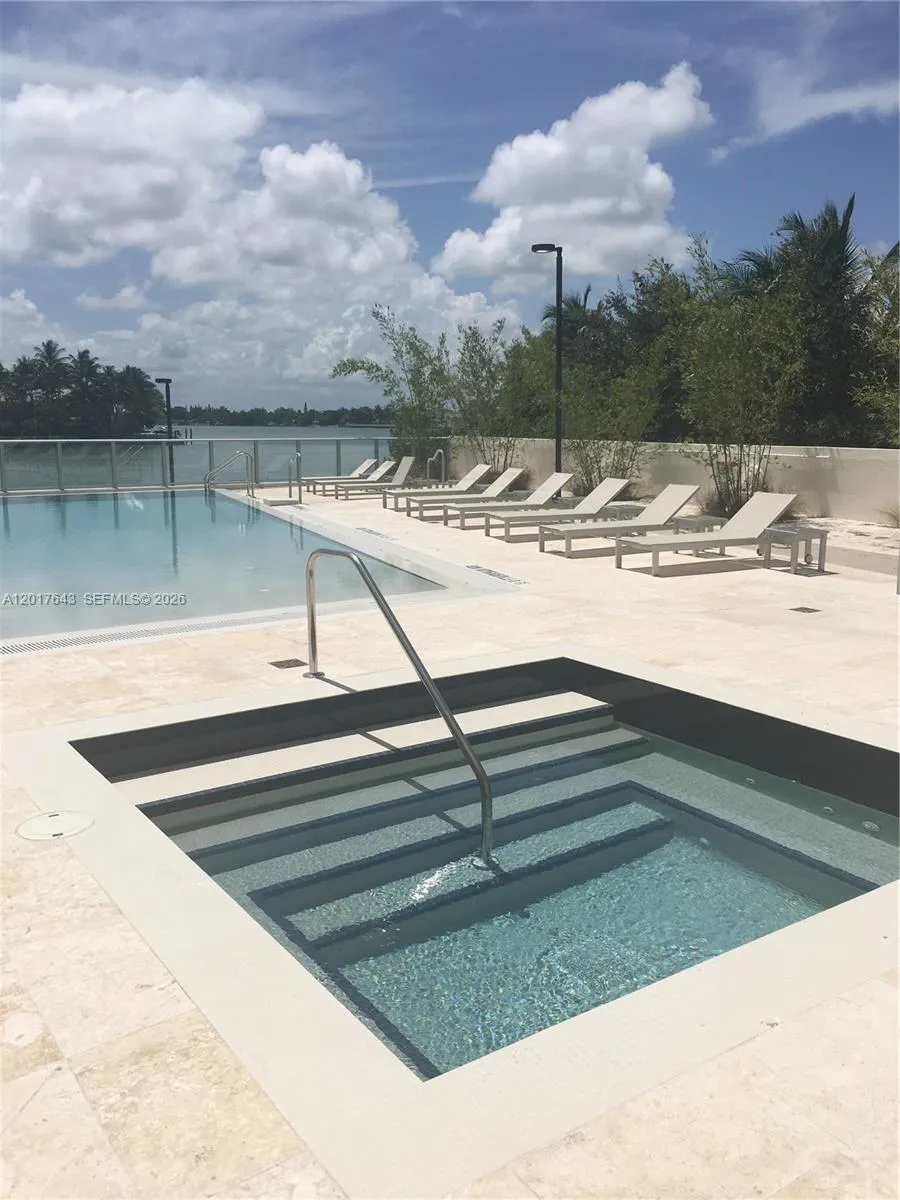 6620 INDIAN CREEK #114 Miami Beach, FL 33141