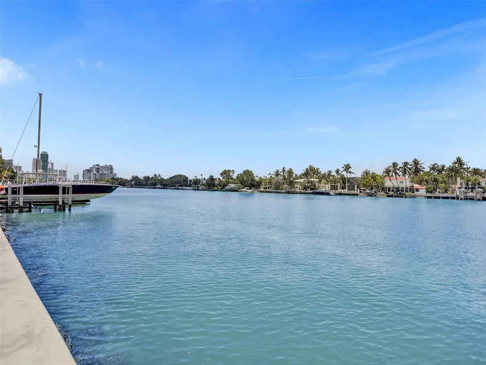 6620 INDIAN CREEK #114 Miami Beach, FL 33141