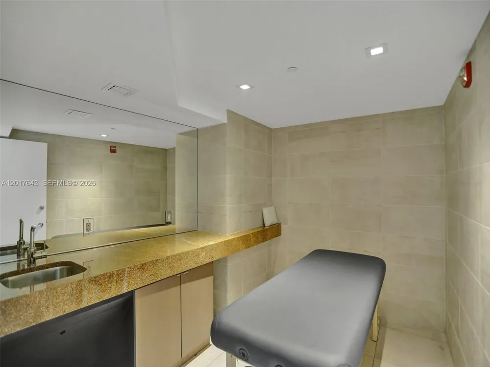 6620 INDIAN CREEK #114 Miami Beach, FL 33141