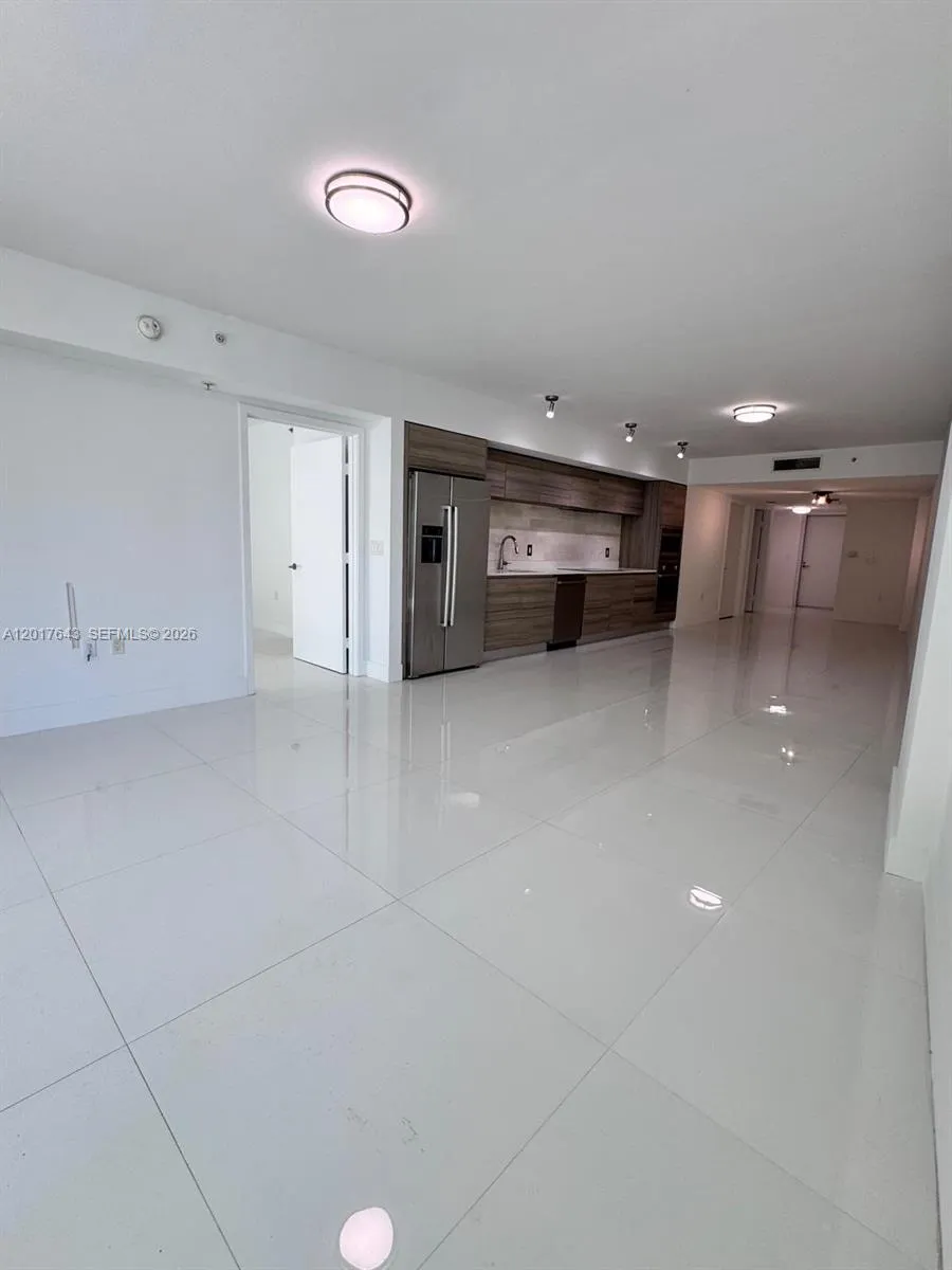 6620 INDIAN CREEK #114 Miami Beach, FL 33141