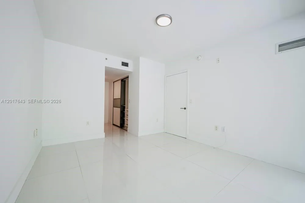 6620 INDIAN CREEK #114 Miami Beach, FL 33141