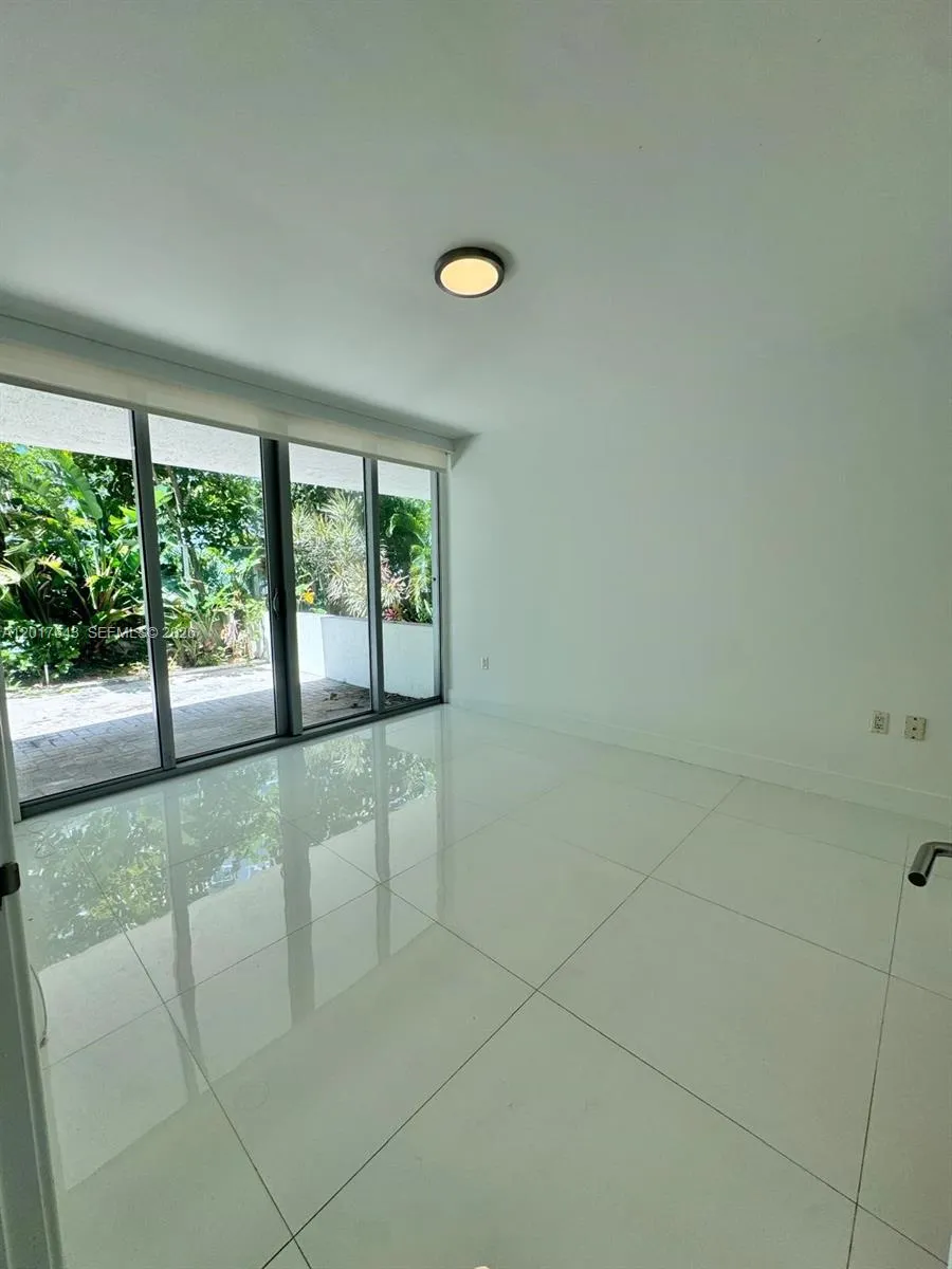 6620 INDIAN CREEK #114 Miami Beach, FL 33141