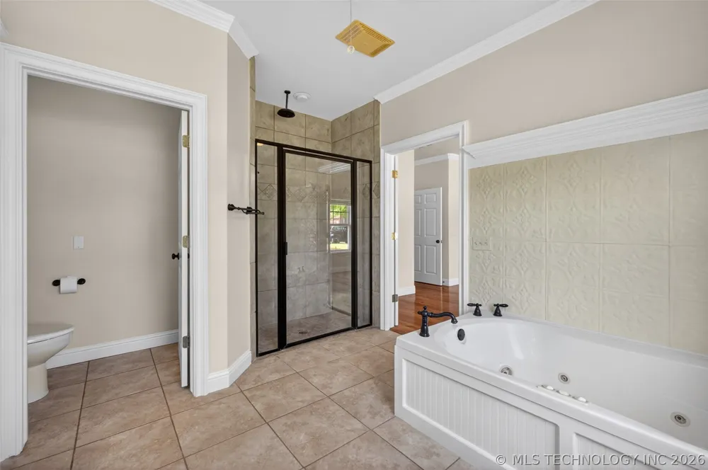 308 Waterford Street Catoosa, OK 74015