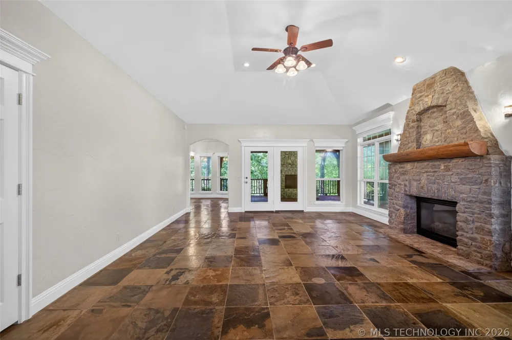 308 Waterford Street Catoosa, OK 74015