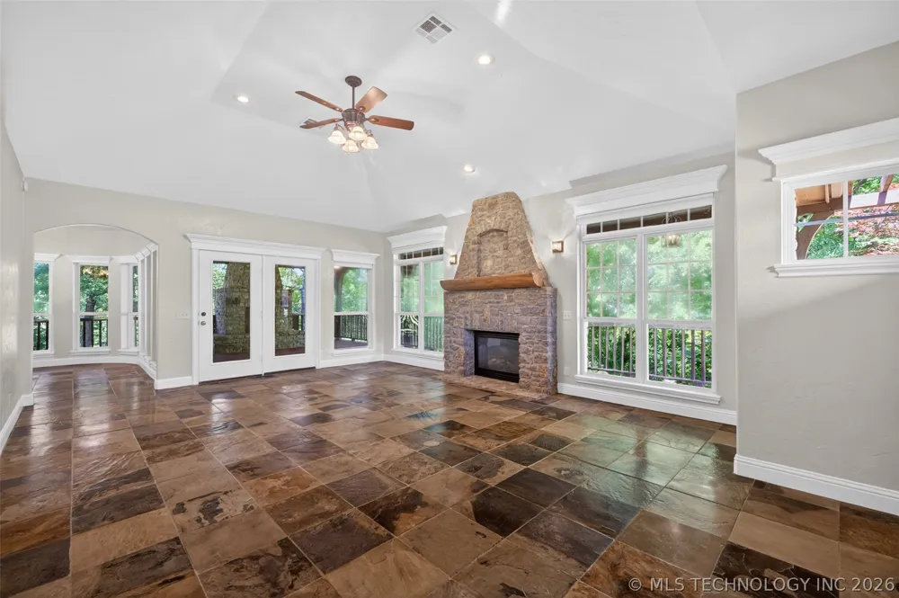 308 Waterford Street Catoosa, OK 74015