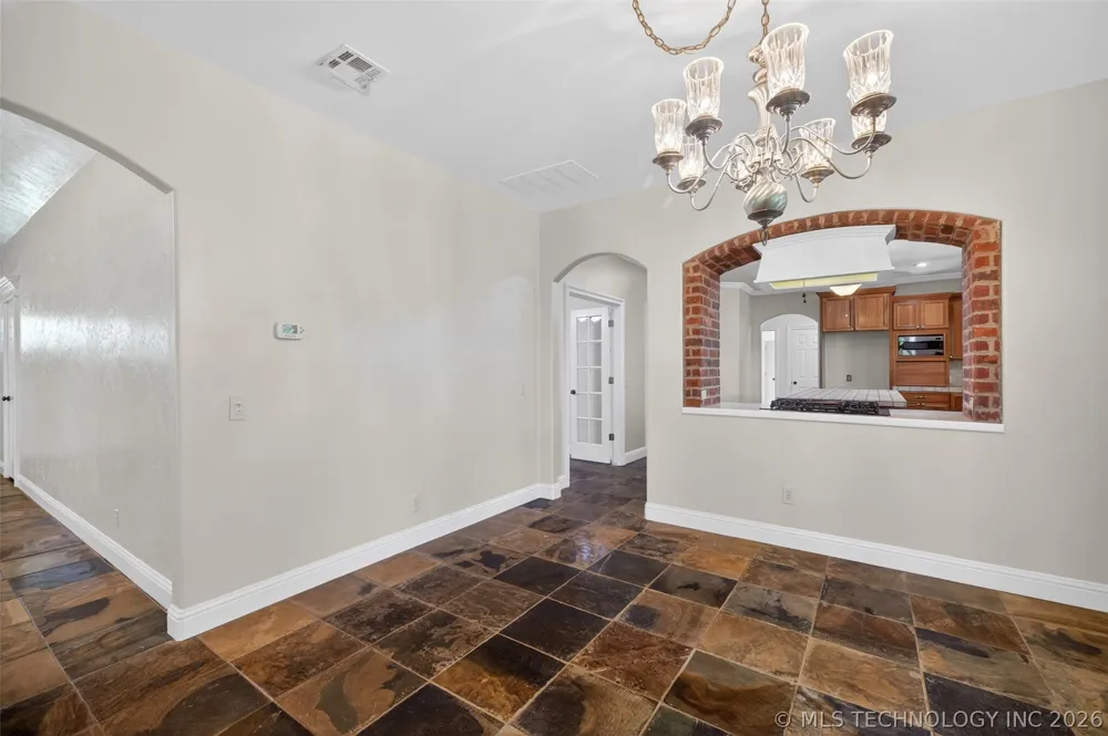 308 Waterford Street Catoosa, OK 74015