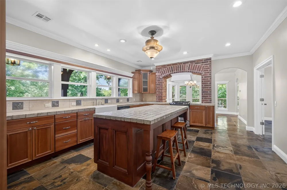 308 Waterford Street Catoosa, OK 74015