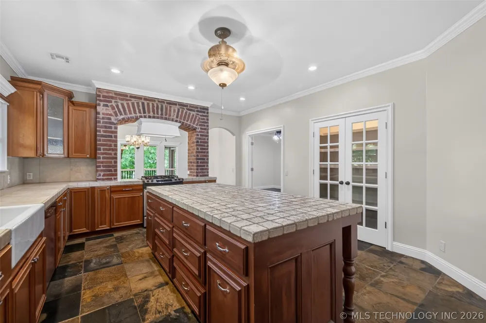 308 Waterford Street Catoosa, OK 74015