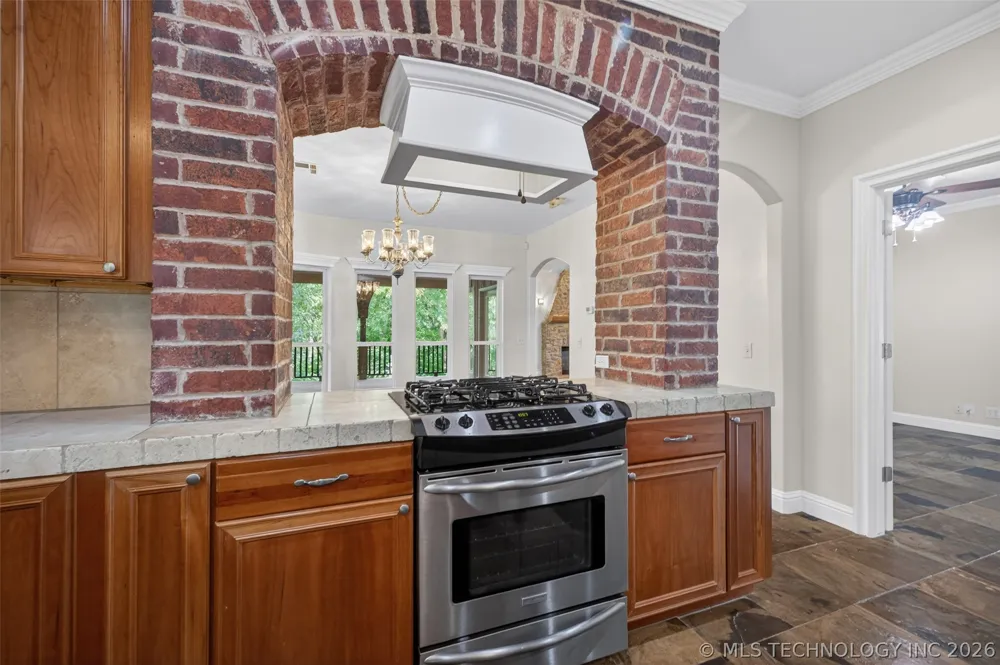 308 Waterford Street Catoosa, OK 74015