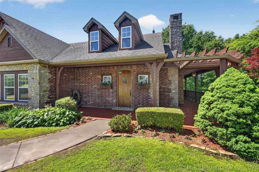 308 Waterford Street Catoosa, OK 74015