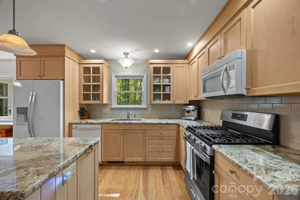 160 Little Mine Mountain Drive Saluda, NC 28773