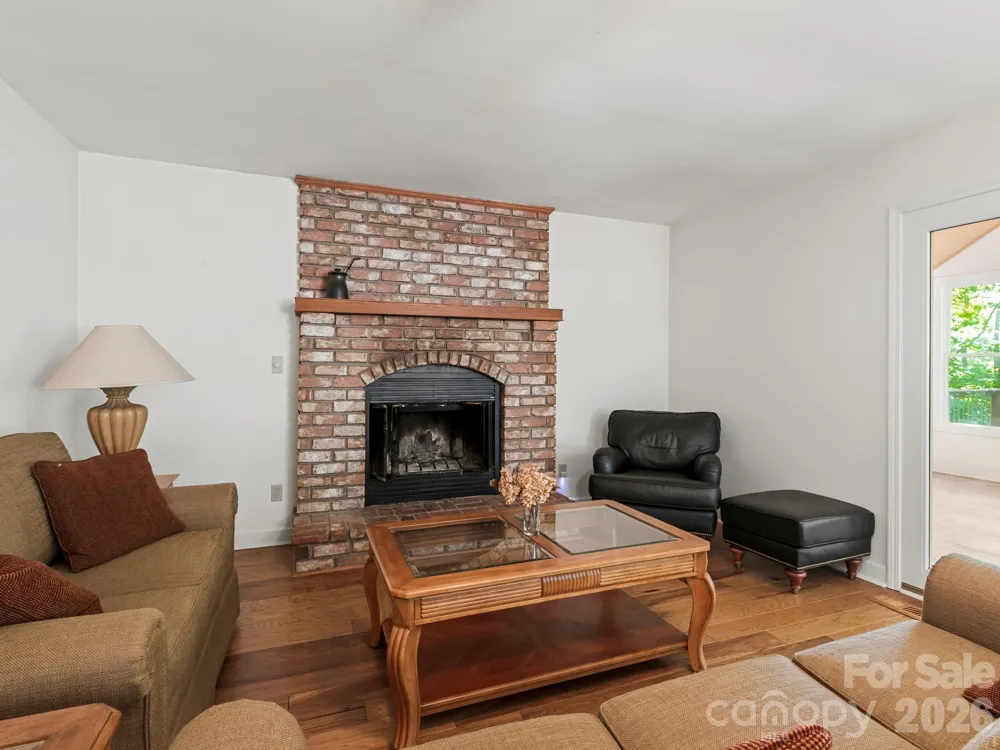 160 Little Mine Mountain Drive Saluda, NC 28773