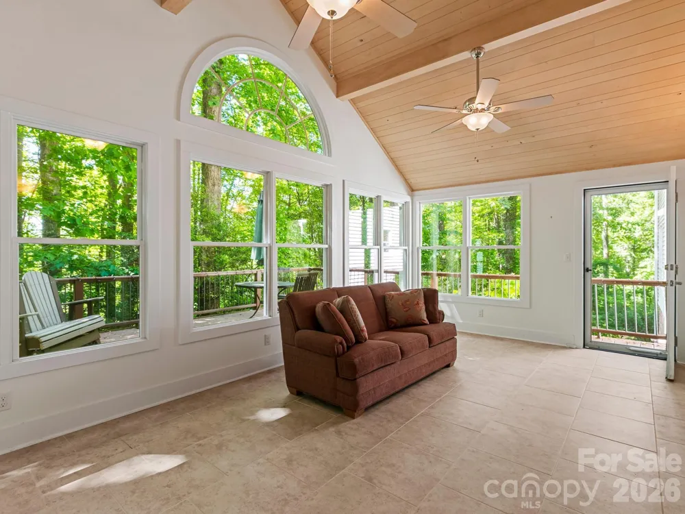 160 Little Mine Mountain Drive Saluda, NC 28773