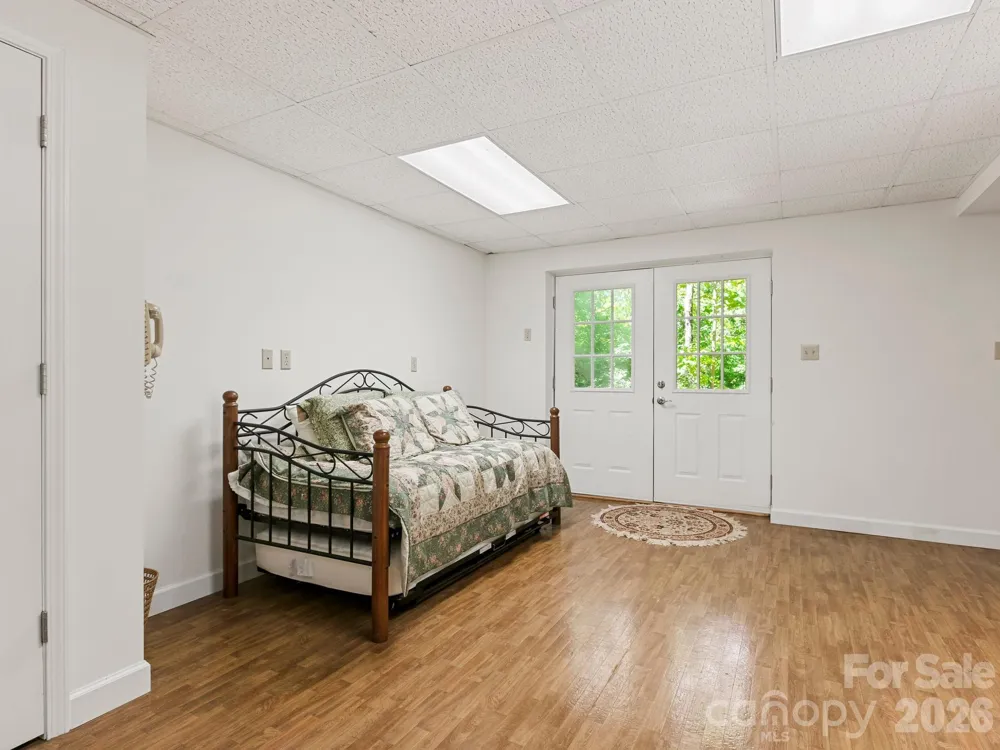 160 Little Mine Mountain Drive Saluda, NC 28773
