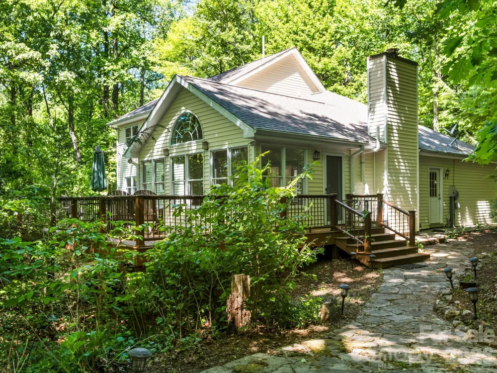160 Little Mine Mountain Drive Saluda, NC 28773