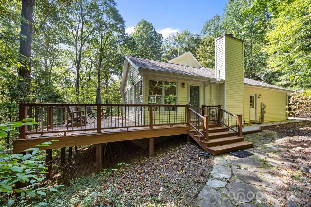 160 Little Mine Mountain Drive Saluda, NC 28773