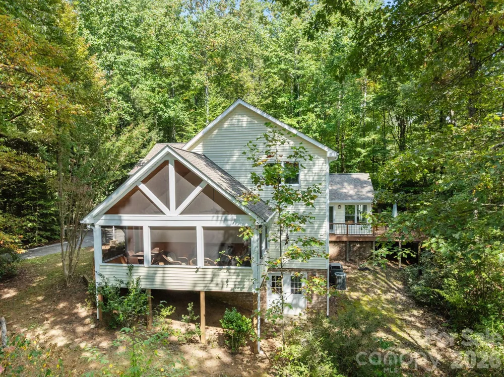160 Little Mine Mountain Drive Saluda, NC 28773