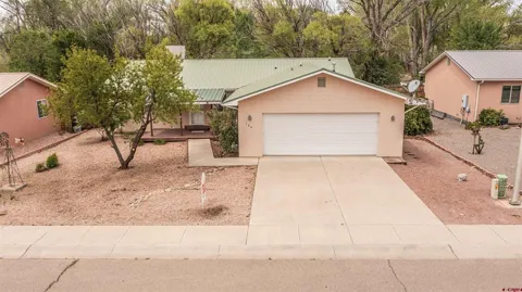 104 San de Christo Court