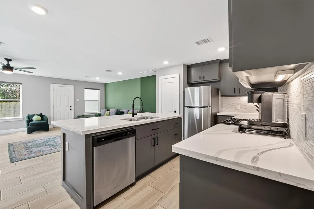 436 Owens Street Houston, TX 77029
