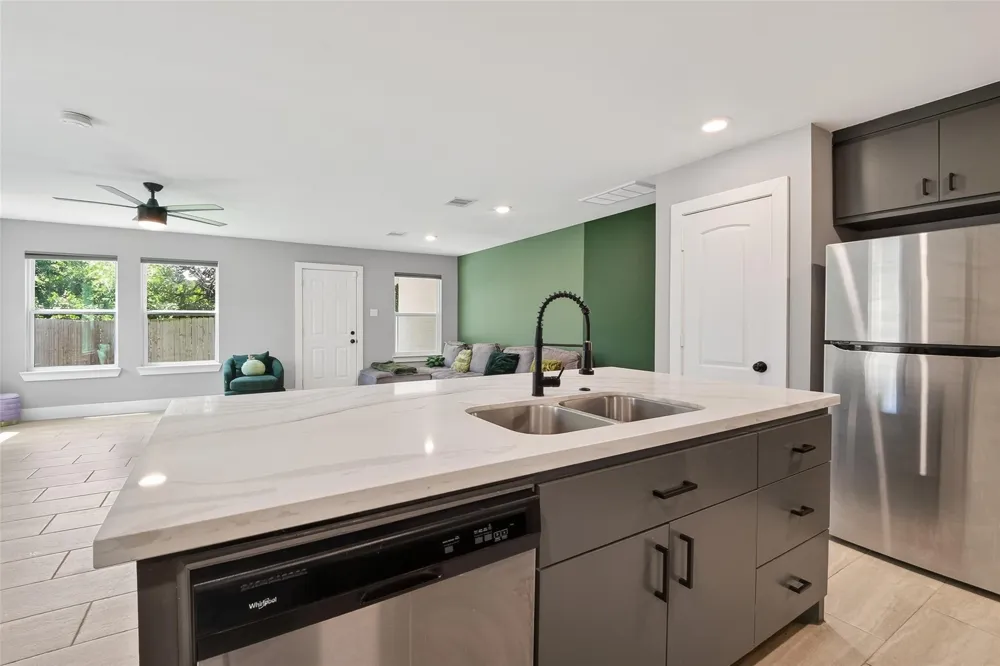 436 Owens Street Houston, TX 77029