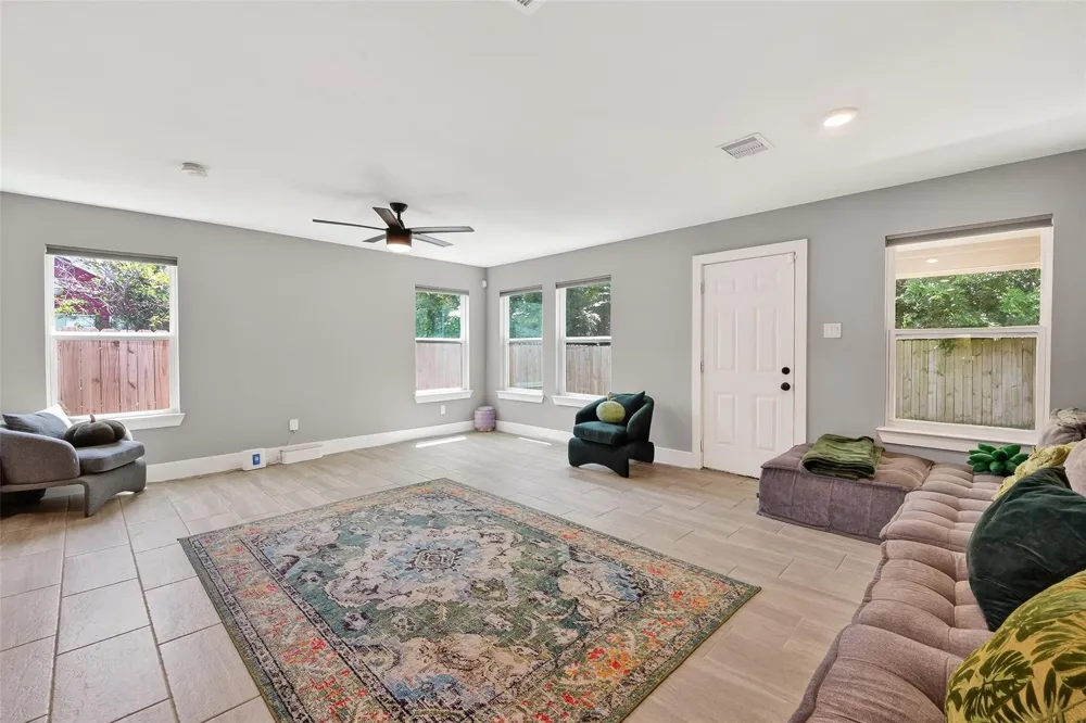 436 Owens Street Houston, TX 77029