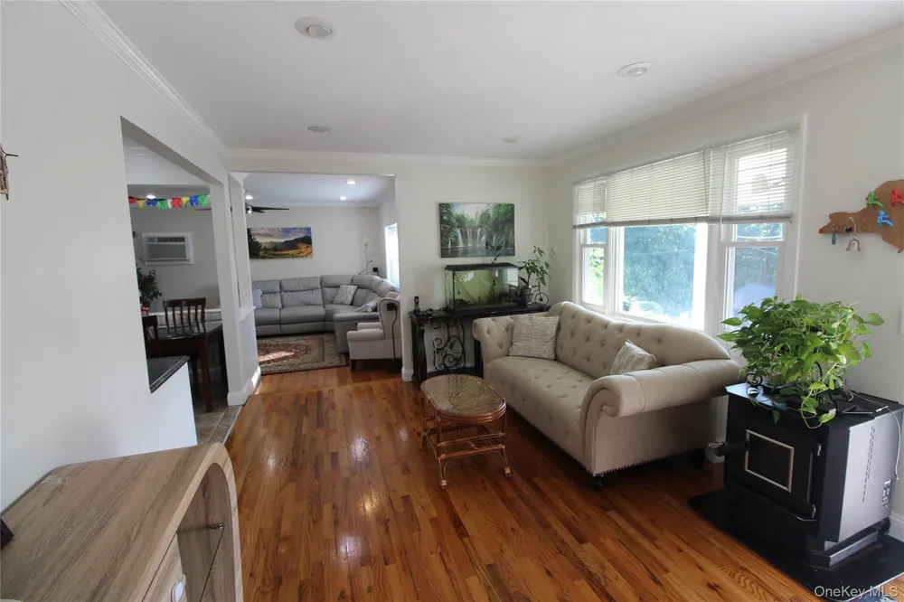650 Warren Avenue Thornwood, NY 10594