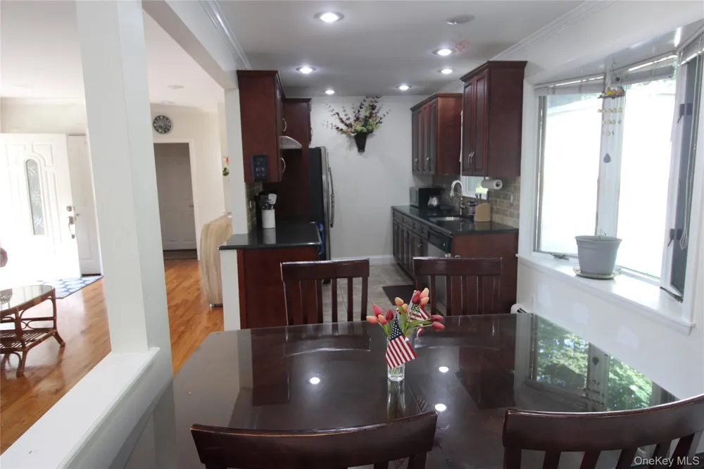 650 Warren Avenue Thornwood, NY 10594