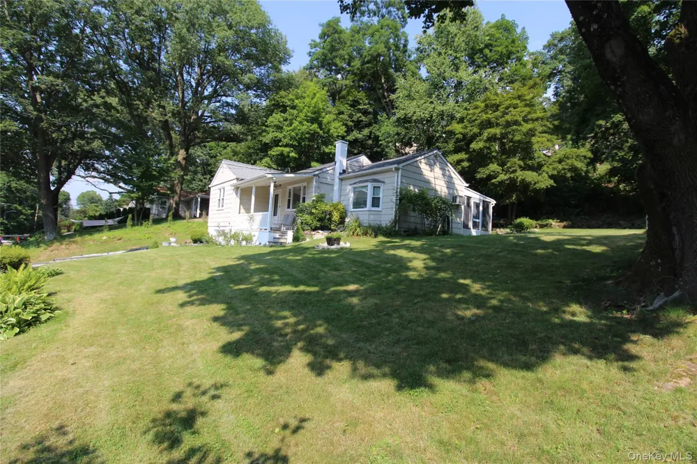 650 Warren Avenue Thornwood, NY 10594
