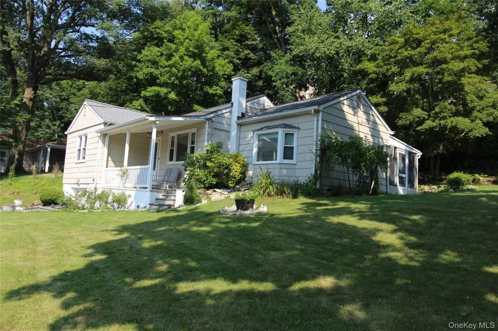 650 Warren Avenue Thornwood, NY 10594