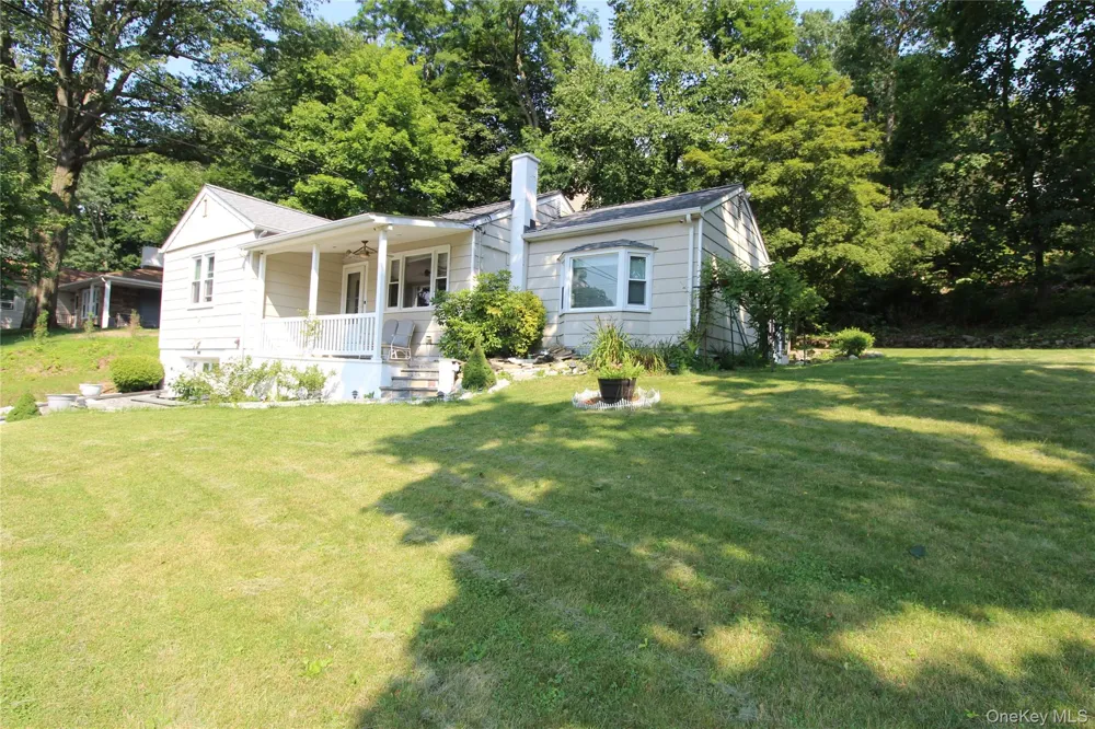 650 Warren Avenue Thornwood, NY 10594