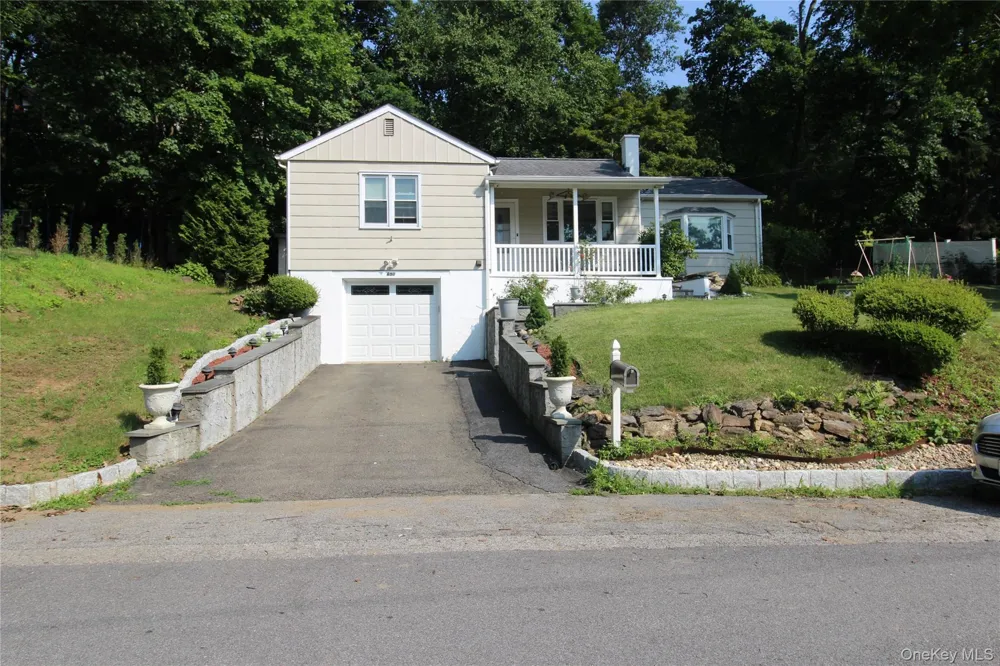 650 Warren Avenue Thornwood, NY 10594