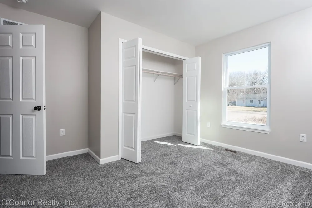 1047 39th Street Port Huron Charter Township, MI 48060