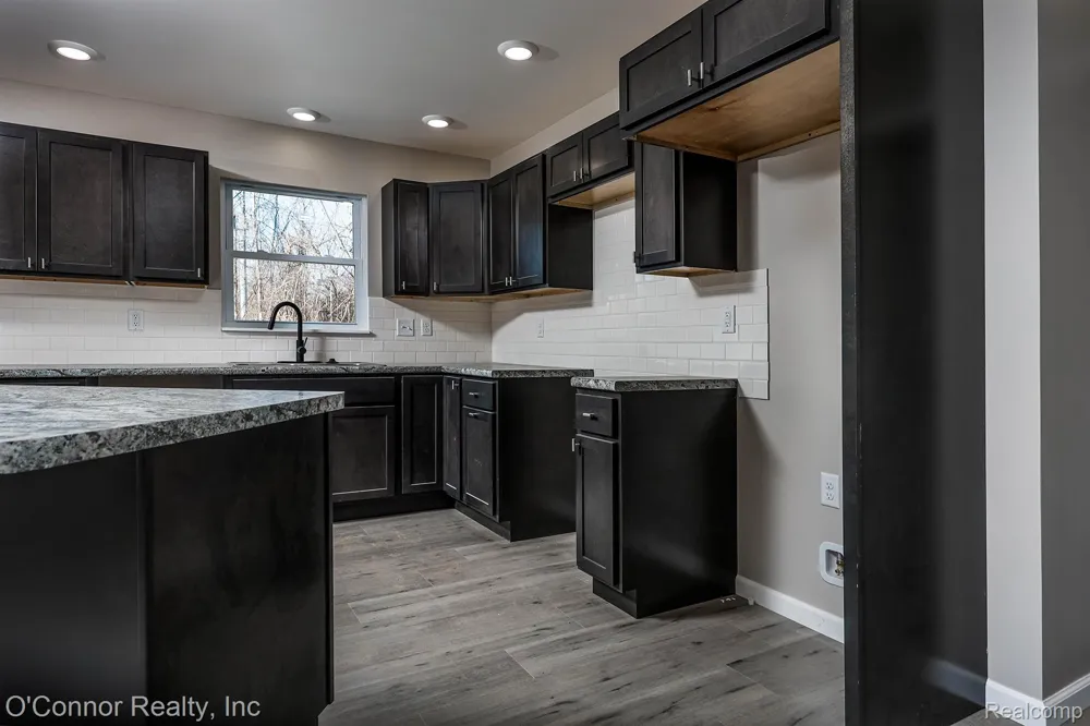 1047 39th Street Port Huron Charter Township, MI 48060