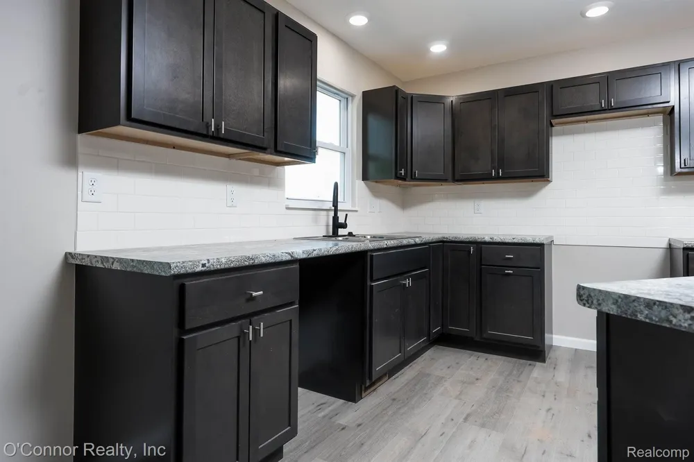 1047 39th Street Port Huron Charter Township, MI 48060
