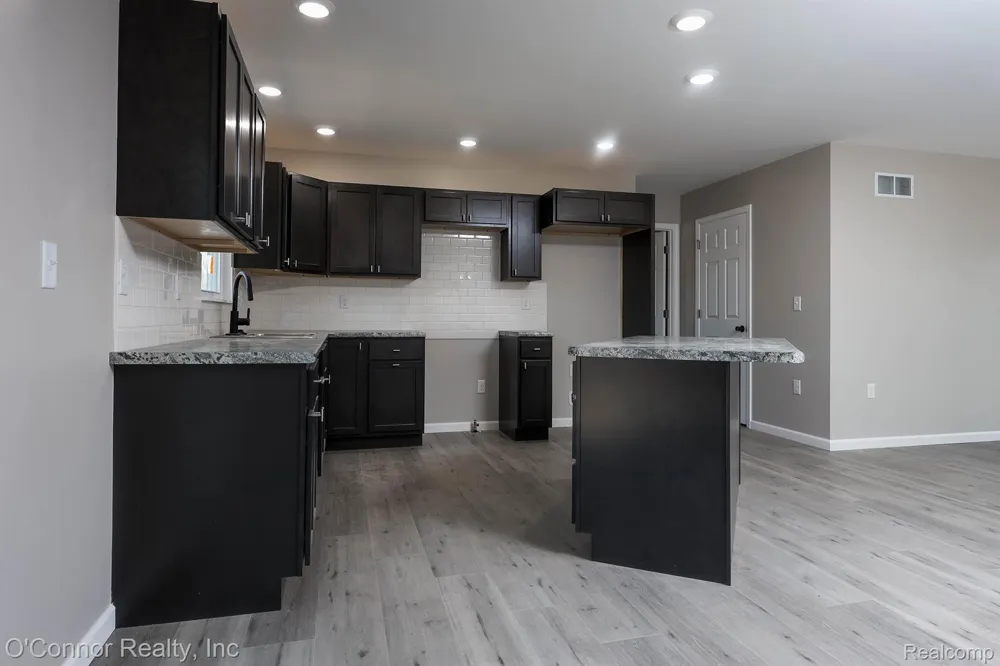 1047 39th Street Port Huron Charter Township, MI 48060