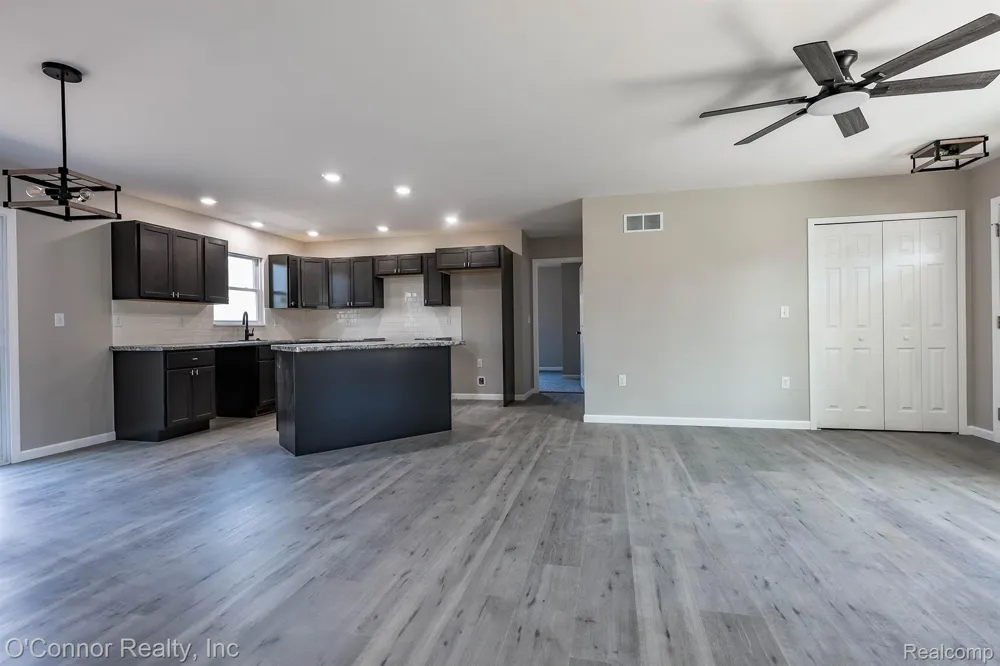1047 39th Street Port Huron Charter Township, MI 48060