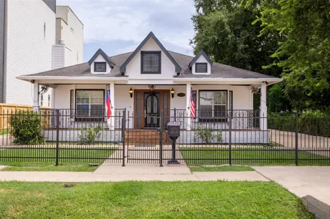 1535 W 25th Street