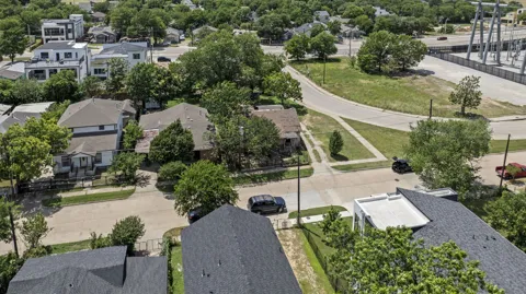 3347 Topeka Avenue