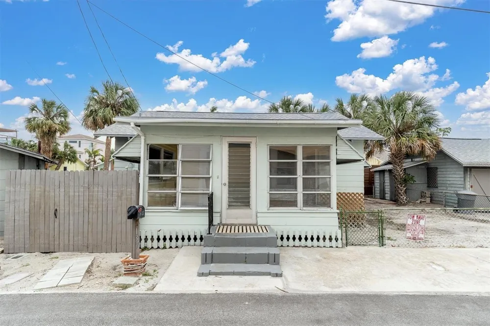 137 91ST AVENUE Treasure Island, FL 33706