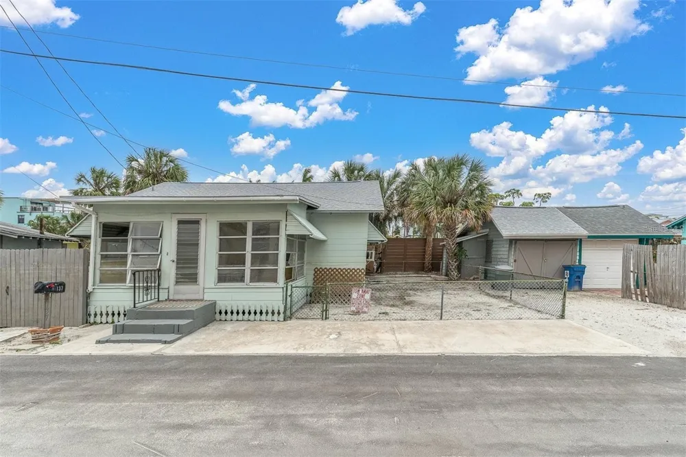 137 91ST AVENUE Treasure Island, FL 33706