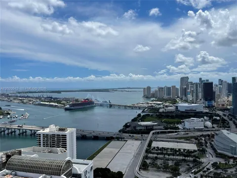 1750 Bayshore Dr #5614