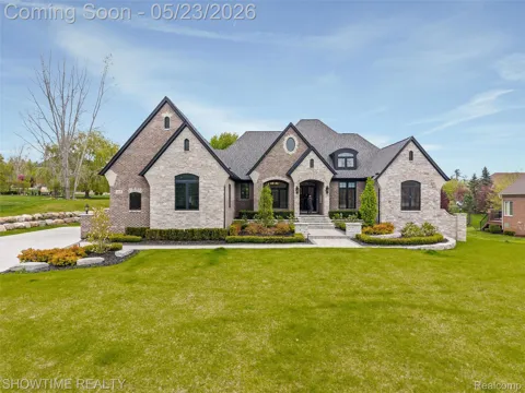 4805 Woodland Hills Drive