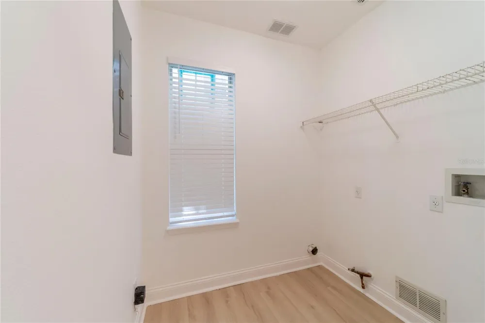 499 JULIAN LANE Maitland, FL 32751