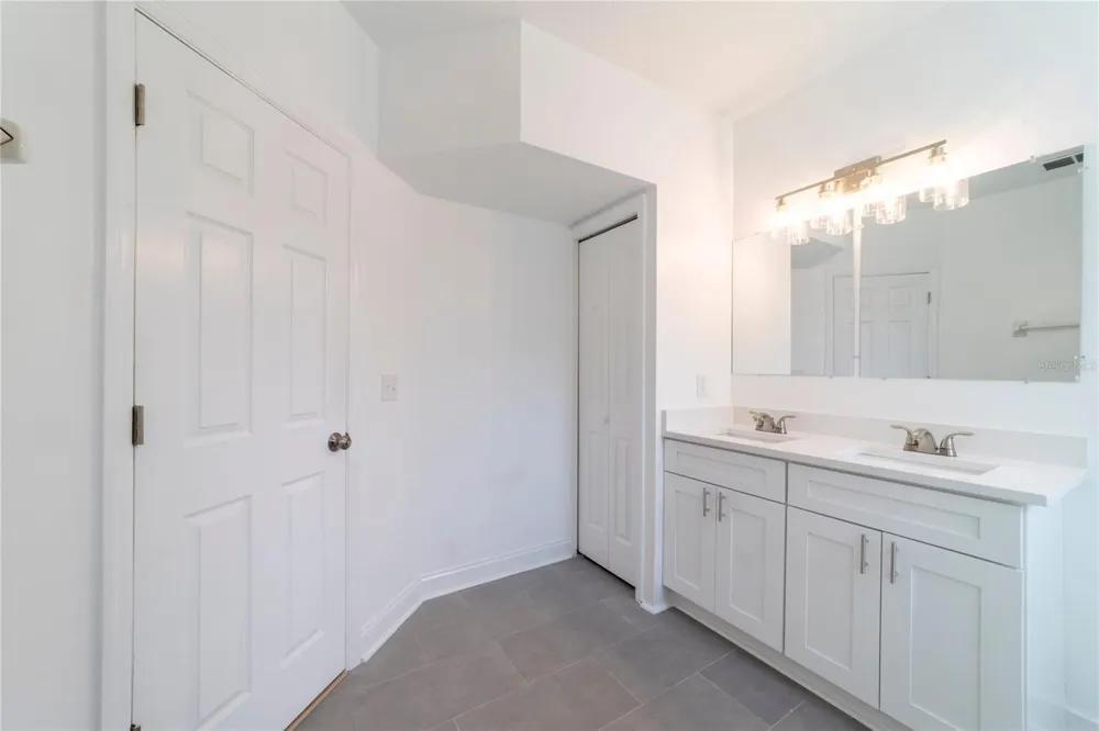 499 JULIAN LANE Maitland, FL 32751