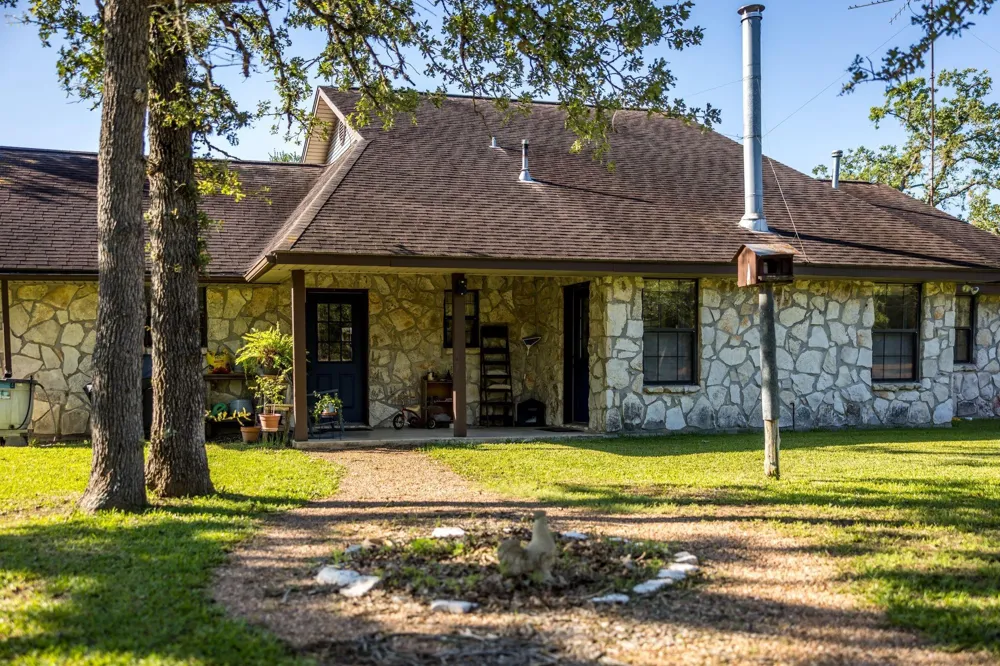 2062 Fm 1291 Fayetteville, TX 78940