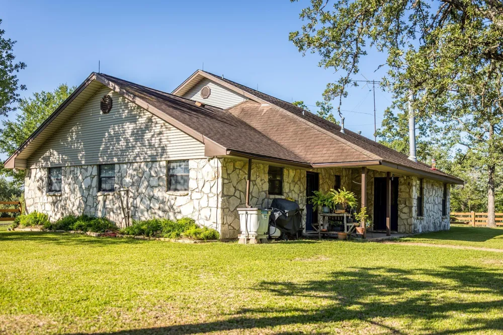 2062 Fm 1291 Fayetteville, TX 78940