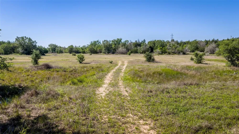 2062 Fm 1291 Fayetteville, TX 78940