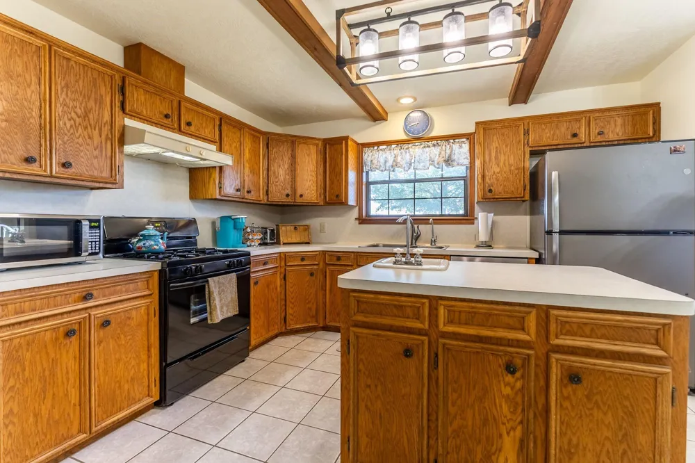 2062 Fm 1291 Fayetteville, TX 78940