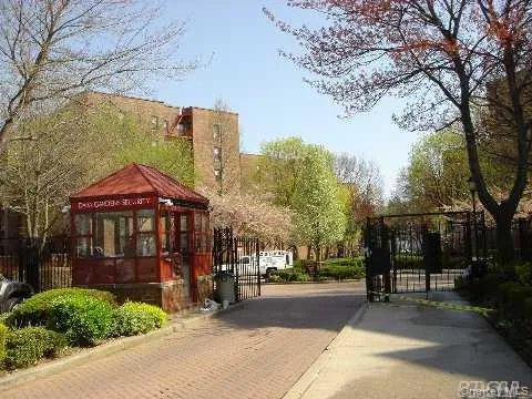 150-29 72 ROAD #6 Flushing, NY 11367