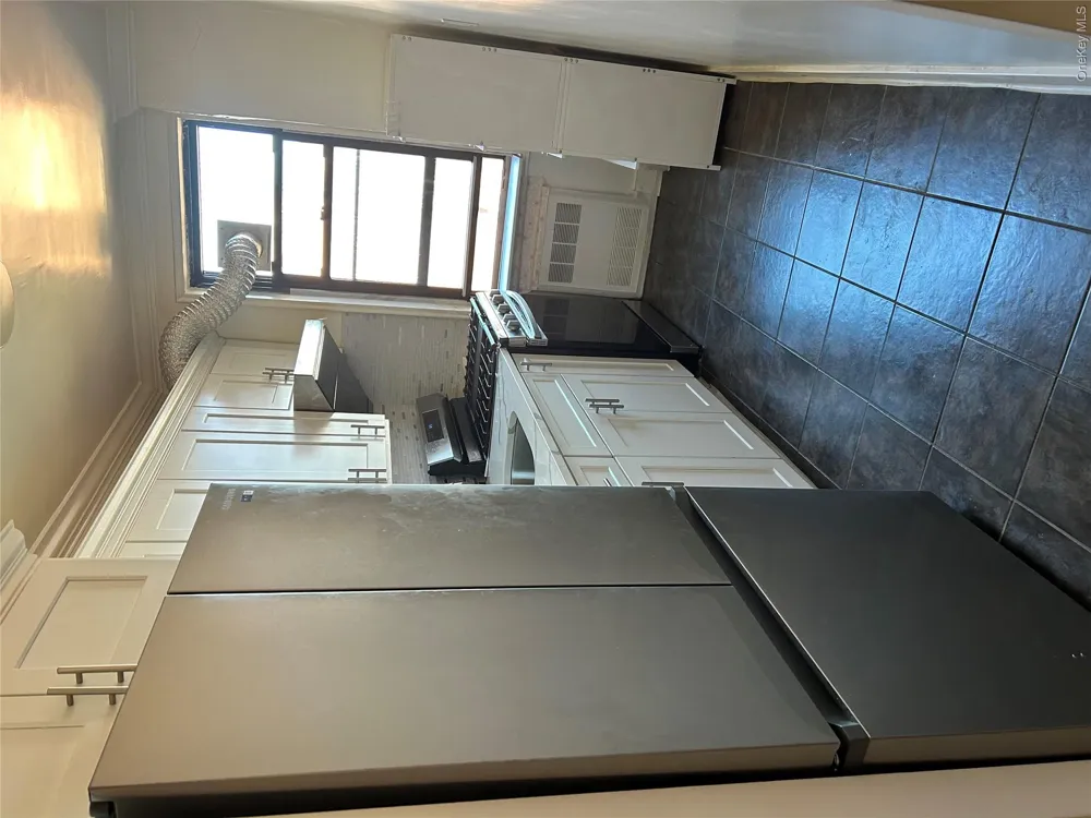 150-29 72 ROAD #6 Flushing, NY 11367